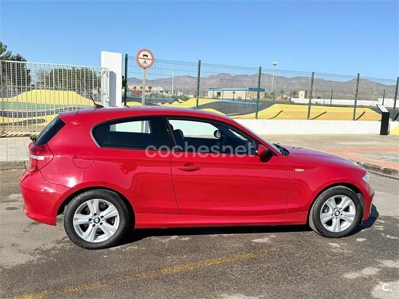 Usado BMW 118 143 CV (105 kW) 2009 Rojo Utilitario