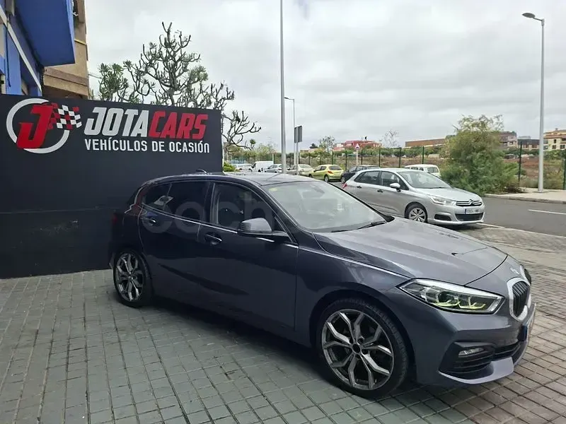 Usado BMW 118 136 CV (100 kW) 2020 Gris / plata Utilitario