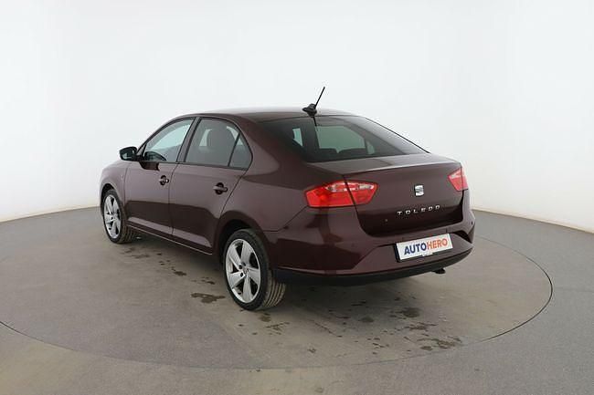 Usado Seat Toledo Style 106 CV (77 kW) 2013 Rojo Berlina