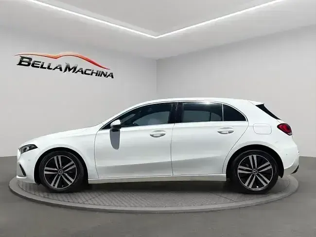 Usado Mercedes A180 116 CV (85 kW) 2022 Negro Berlina