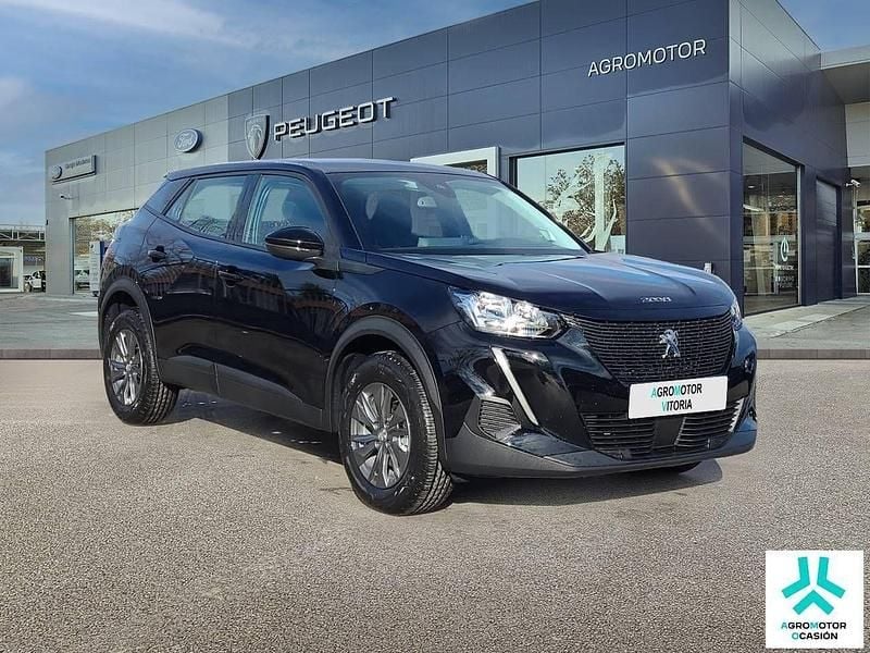 Usado Peugeot 2008 Active 110 CV (80 kW) 2022 Negro SUV