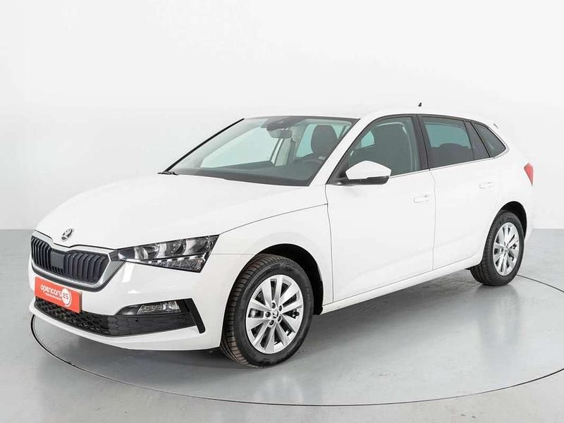 Blanco Usado 2023 Skoda Scala Ambition Utilitario | 17.900 € (Precio justo) - Imagen 1/4