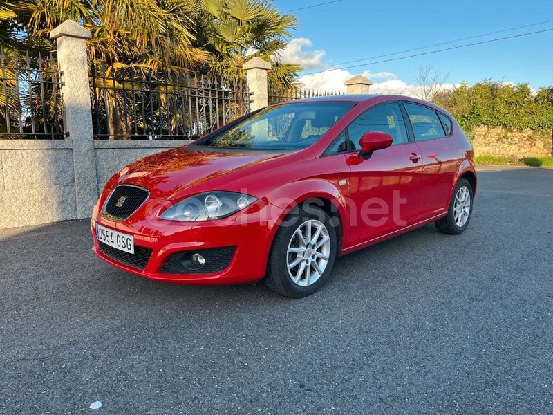 Usado Seat Leon Reference 105 CV (77 kW) 2009 Rojo Berlina