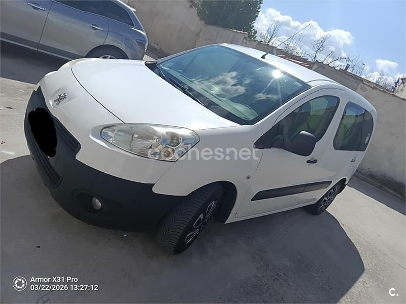 Usado Peugeot Partner Tepee Access 92 CV (67 kW) 2014 Blanco Monovolumen