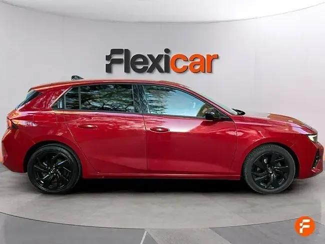Usado Opel Astra 130 HP (95 kW) 2023 Vermelho Citadino