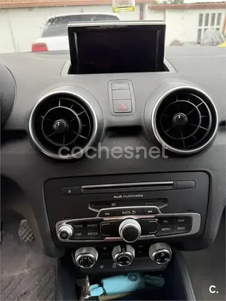 Usado Audi A1 Sportback Attraction 95 CV (69 kW) 2016 Negro Utilitario
