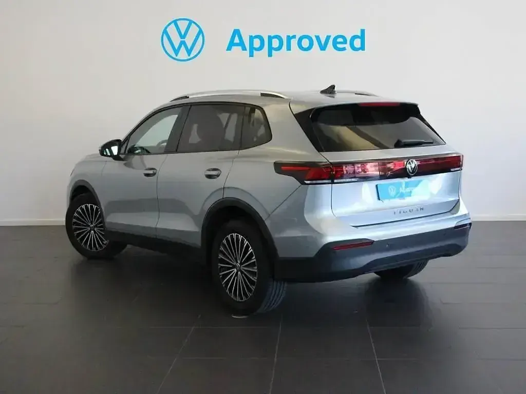 Usado VW Tiguan Life 150 CV (110 kW) 2024 Gris SUV