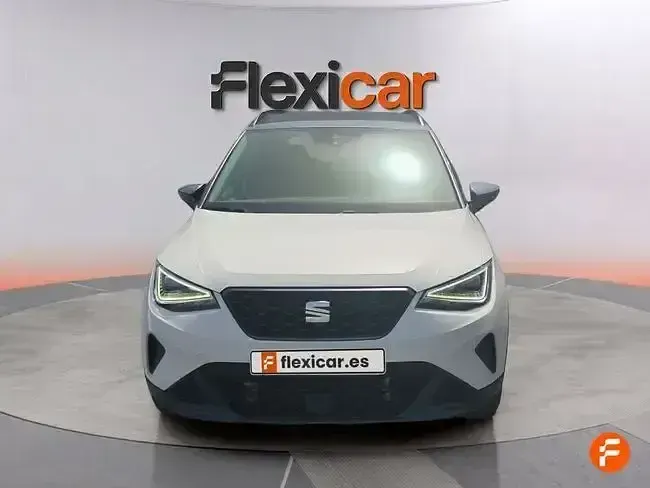 Usado Seat Arona Style 110 CV (80 kW) 2023 Blanco SUV
