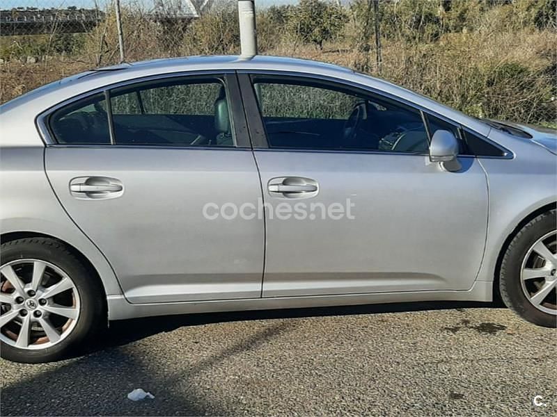 Usado Toyota Avensis Advance 126 CV (92 kW) 2009 Gris / plata Berlina