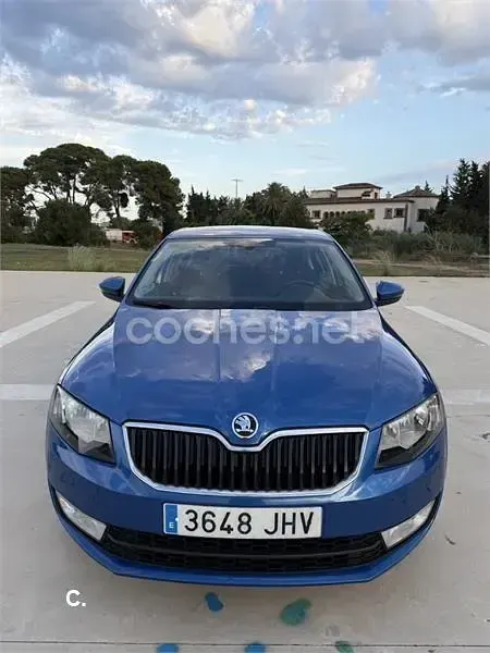 Usado Skoda Octavia Ambition 105 CV (77 kW) 2015 Azul Familiar