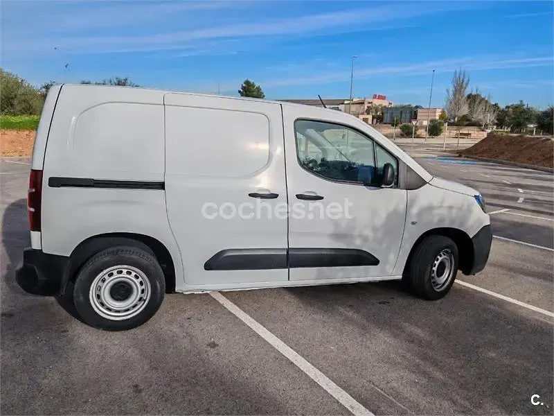 Usado Citroën e-Berlingo Live 102 CV (75 kW) 2021 Blanco Monovolumen