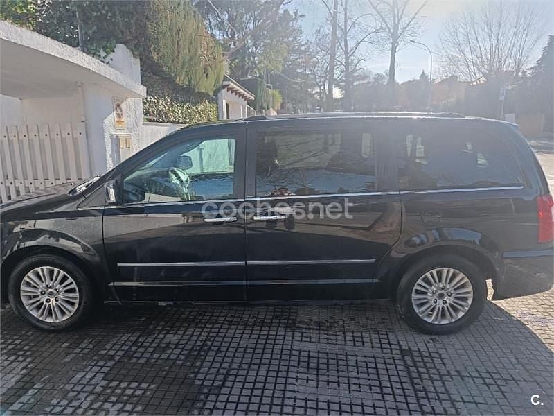 Usado Lancia Voyager Platinum 177 CV (130 kW) 2014 Negro Monovolumen