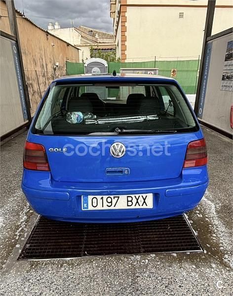 Usado VW Golf IV Conceptline 90 CV (66 kW) 2002 Azul Berlina