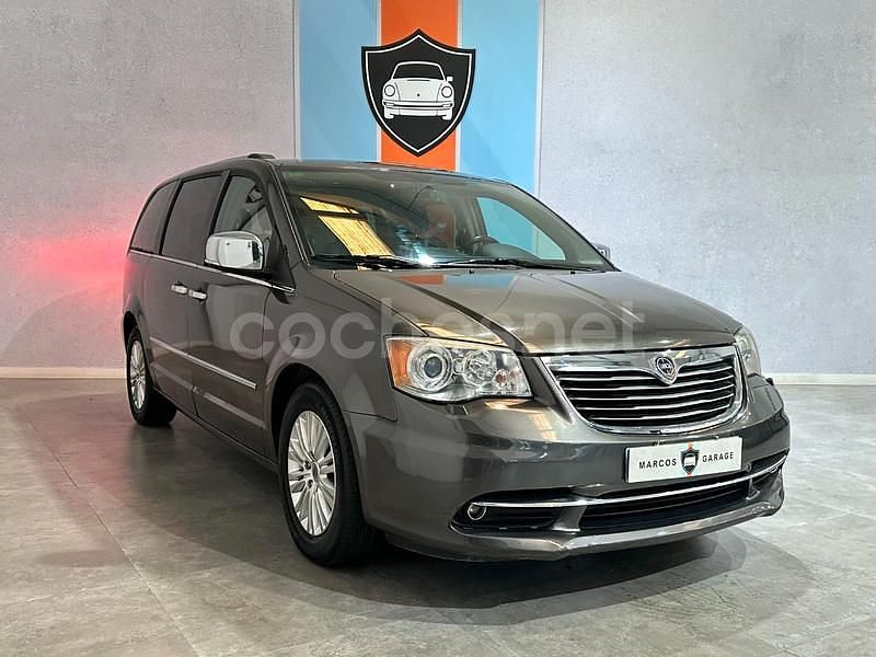 Gris / plata Usado 2015 Lancia Voyager Platinum Monovolumen | 14.990 € (Buen precio) - Imagen 1/4