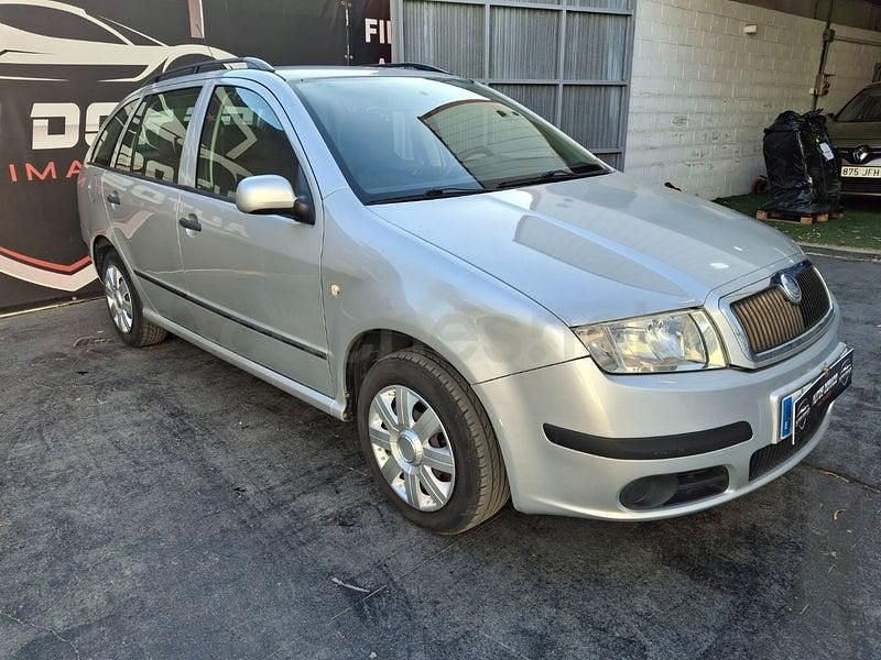 Usado Skoda Fabia 70 CV (51 kW) 2007 Gris / plata Familiar