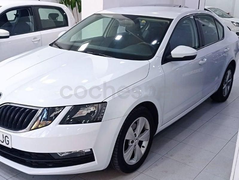 Usado Skoda Octavia Ambition 110 CV (80 kW) 2020 Blanco Berlina