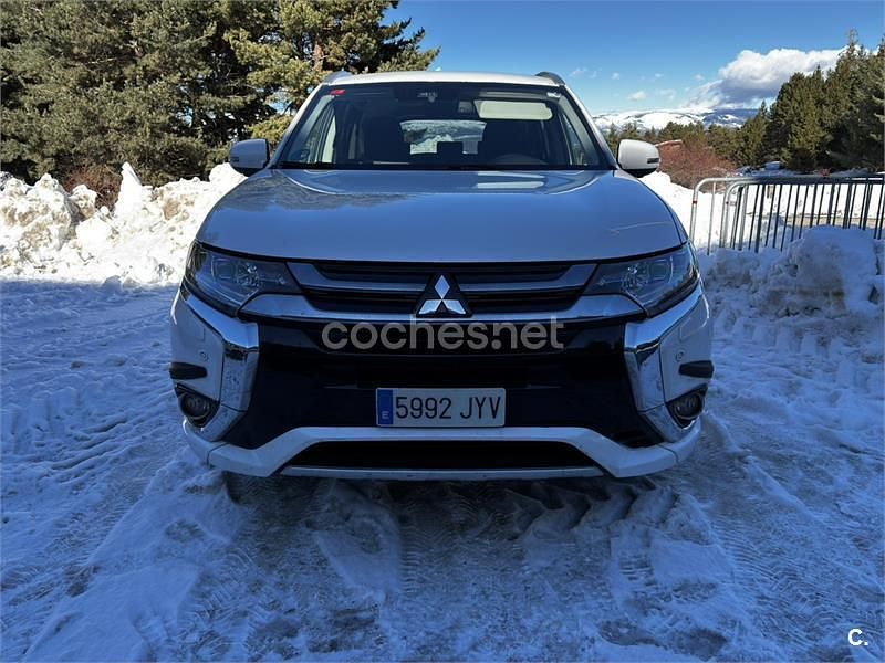 Blanco Usado 2017 Mitsubishi Outlander P-HEV SUV | 17.500 € (Precio justo) - Imagen 1/4