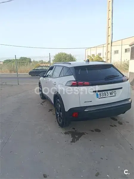 Usado Peugeot 2008 Active 100 CV (73 kW) 2024 Blanco SUV