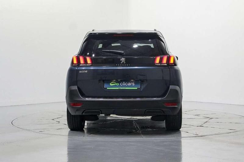 Usado Peugeot 5008 Allure 131 CV (96 kW) 2019 Azul SUV