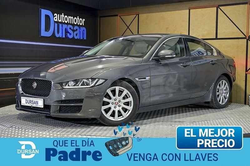Usado Jaguar XE Pure 182 CV (133 kW) 2016 Gris Berlina