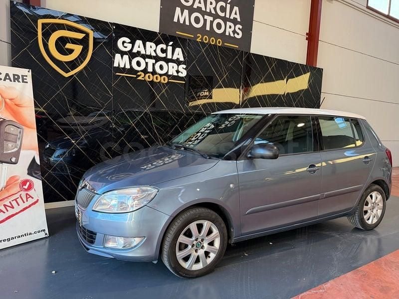 Usado Skoda Fabia SportLine 105 CV (77 kW) 2010 Azul Berlina