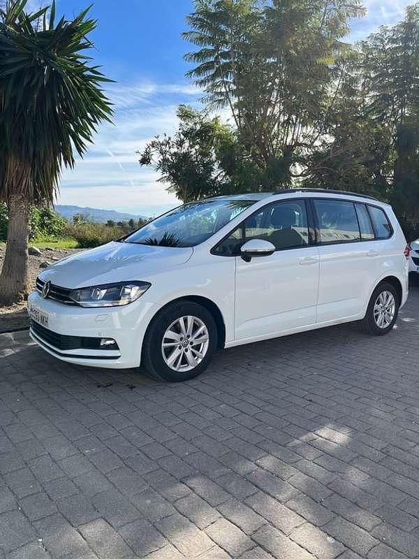 Usado VW Touran Business 110 CV (80 kW) 2019 Blanco Monovolumen