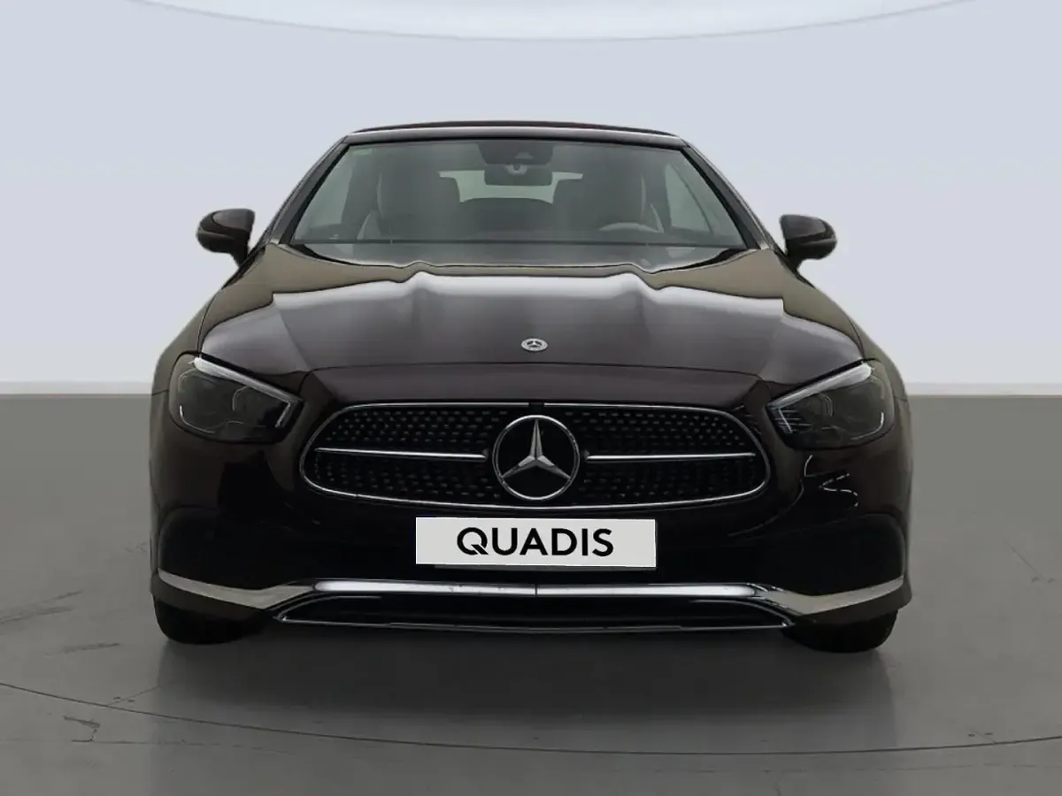 Usado Mercedes E220 194 CV (142 kW) 2021 Violeta Descapotable