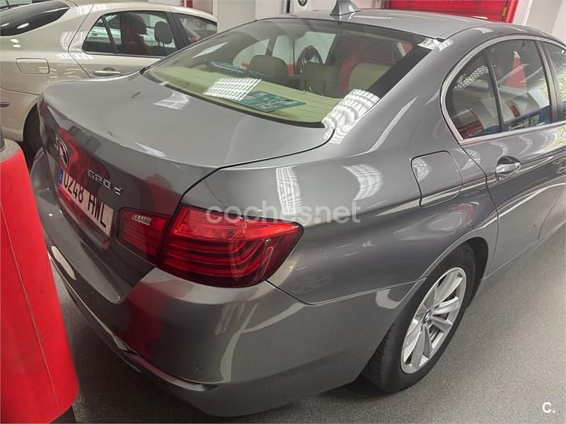 Usado BMW 520 Gran Turismo 184 CV (135 kW) 2014 Gris / plata Berlina