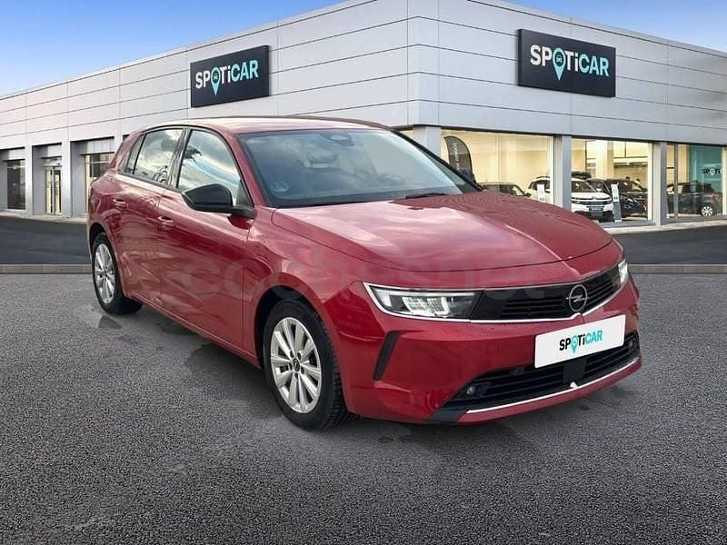 Usado Opel Astra Edition 130 HP (95 kW) 2023 Vermelho Sedan