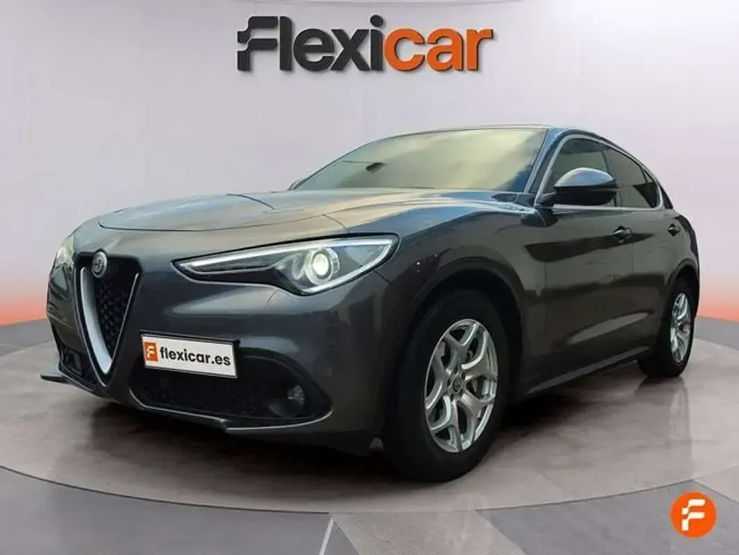 Usado Alfa Romeo Stelvio Executive 160 CV (117 kW) 2019 Verde SUV
