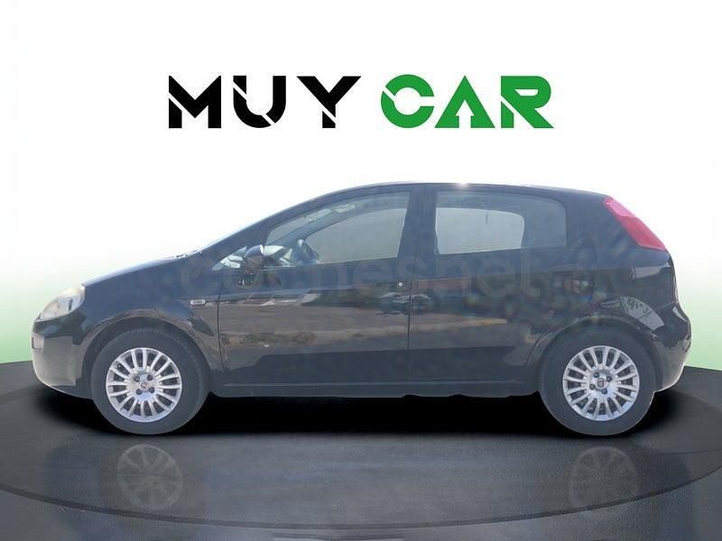 Usado Fiat Punto Easy 69 CV (50 kW) 2016 Negro Utilitario