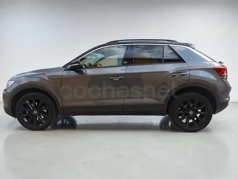 Usado VW T-Roc 150 CV (110 kW) 2024 Gris / plata SUV
