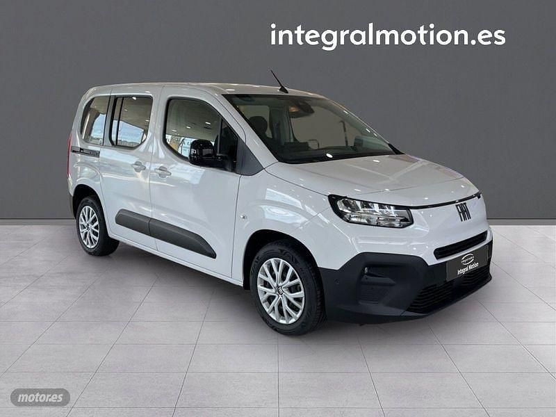 Usado Fiat Doblò 102 CV (75 kW) 2025 Blanco Monovolumen