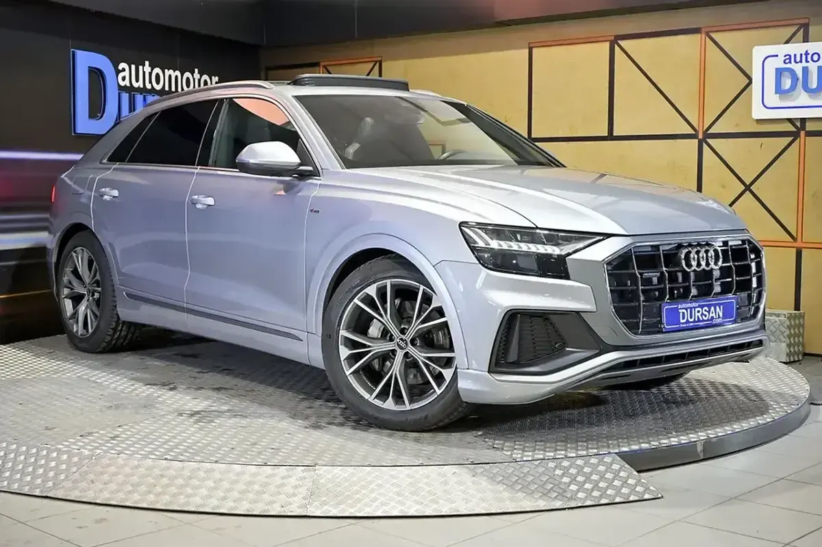 Usado Audi Q8 S-Line 286 CV (210 kW) 2021 Gris / plata SUV