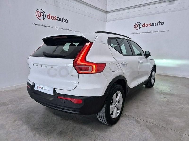 Begagnad Volvo XC40 Core 129 HK (94 kW) 2022 Vit SUV