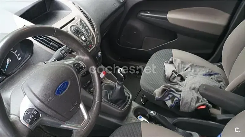 Usado Ford Tourneo Courier Ambiente 75 CV (55 kW) 2015 Azul Monovolumen