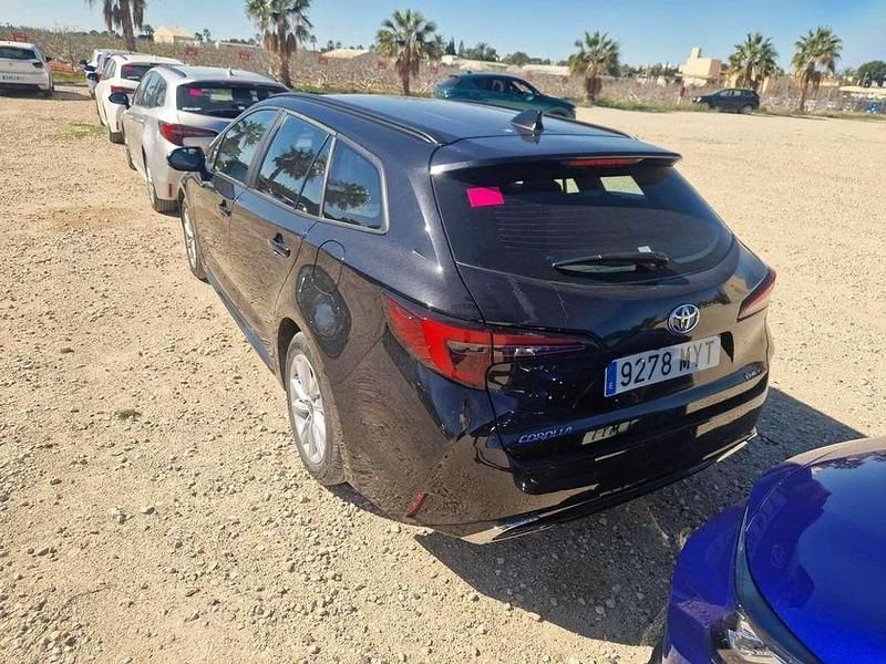 Usado Toyota Corolla Active 140 CV (102 kW) 2025 Negro Familiar