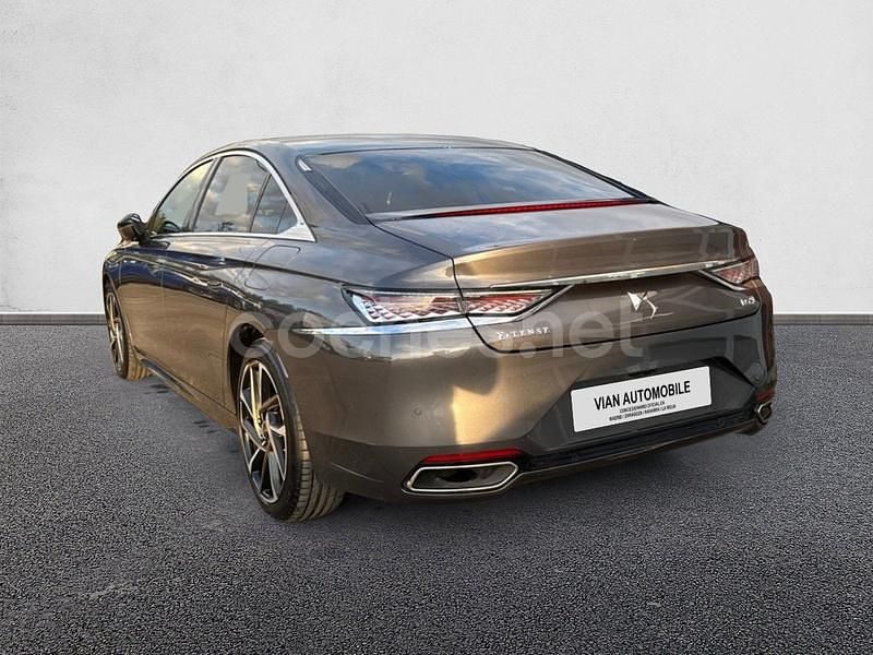 Usado DS Automobiles DS9 Rivoli 250 CV (183 kW) 2023 Gris / plata Berlina