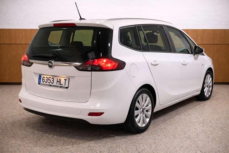 Usado Opel Zafira Tourer Selective 140 CV (102 kW) 2015 Blanco Monovolumen