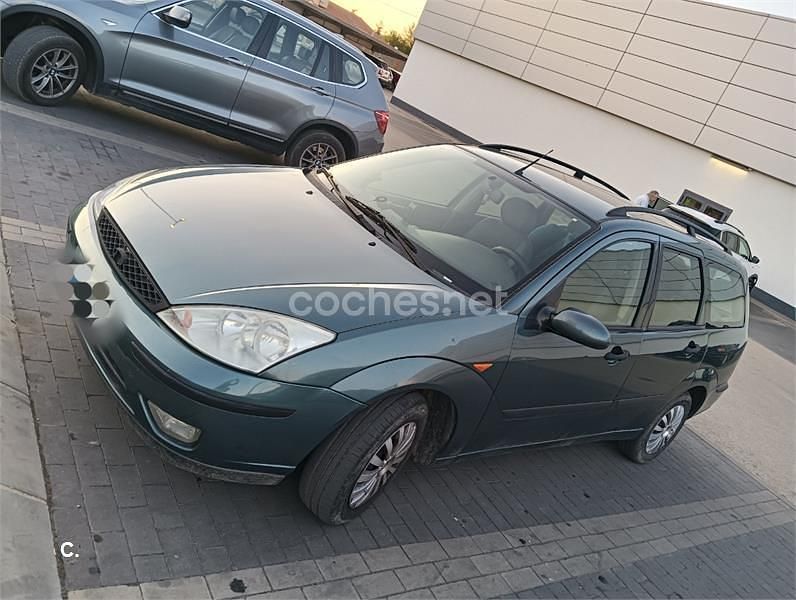 Usado Ford Focus Ambiente 90 CV (66 kW) 2002 Verde Familiar