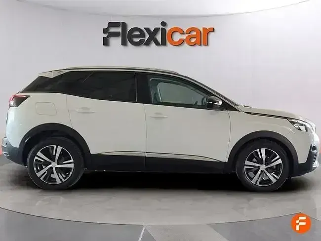 Usado Peugeot 3008 Allure 130 CV (95 kW) 2018 Blanco SUV