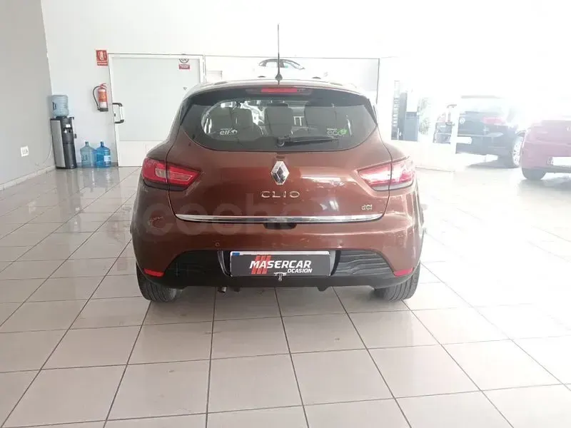 Usado Renault Clio IV Dynamique 90 CV (66 kW) 2015 Marrón Berlina