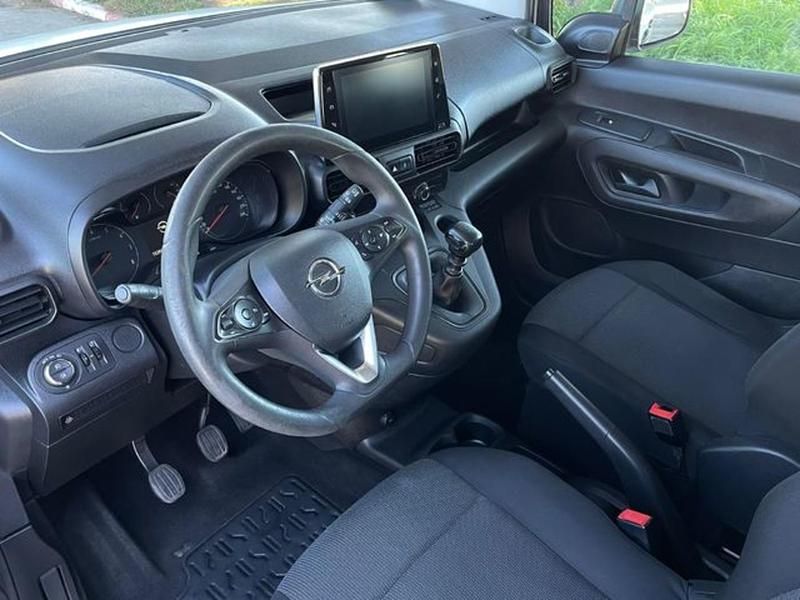 Usado Opel Combo Life Elegance 102 HP (75 kW) 2021 Branco Monovolume
