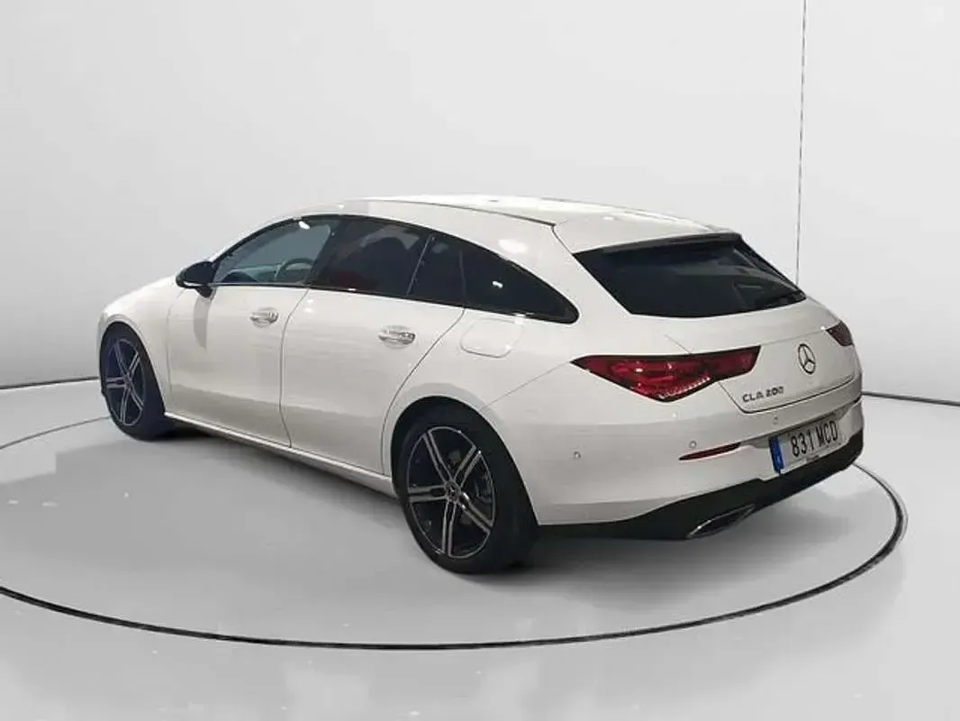 Usado Mercedes CLA200 Shooting Brake 163 CV (119 kW) 2022 Blanco Familiar