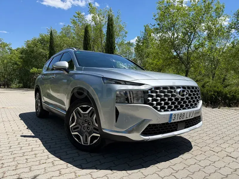 Usado Hyundai Santa Fe 230 CV (169 kW) 2022 Gris / plata SUV