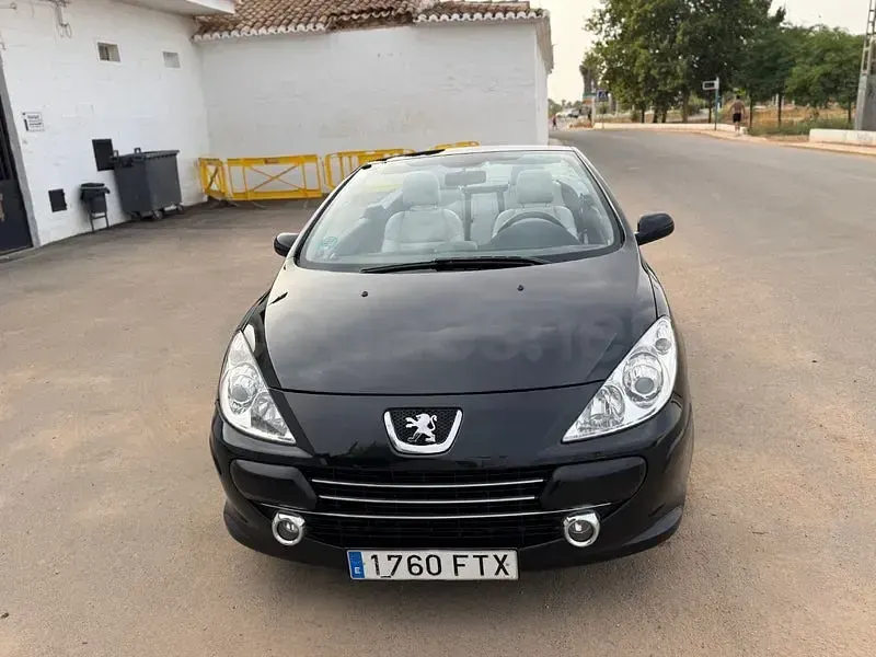 Usado Peugeot 307 CC 143 CV (105 kW) 2007 Negro Descapotable