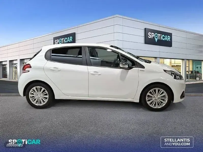 Usado Peugeot 208 Style 82 CV (60 kW) 2018 Blanco Utilitario