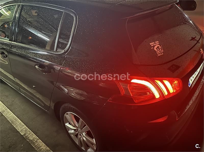 Usado Peugeot 308 Active 130 CV (95 kW) 2014 Negro Berlina