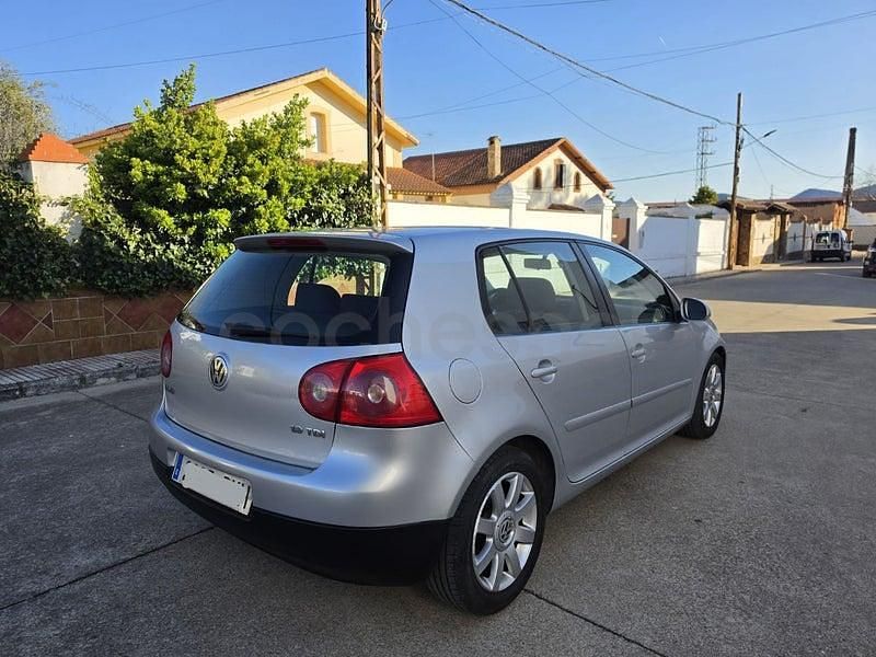 Usado VW Golf IV Sportline 105 CV (77 kW) 2005 Gris / plata Berlina