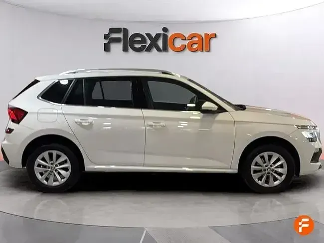 Usado Skoda Kamiq Selection 115 CV (84 kW) 2024 Blanco SUV
